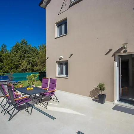 Zagar Apartament *