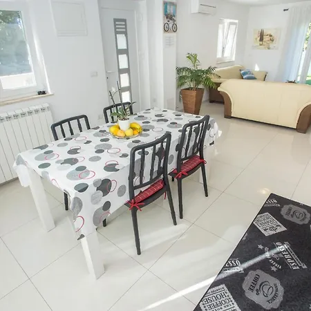 Zagar Apartament *